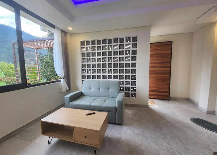 Taman Dari 4*